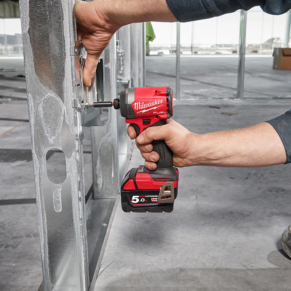 Milwaukee M18FID3-0 18V Fuel Brushless 1/4" Impact Driver with 1 x 2.0Ah Battery & Charger